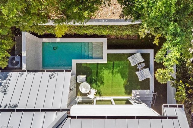 810 9th ST S, Naples, FL 34102