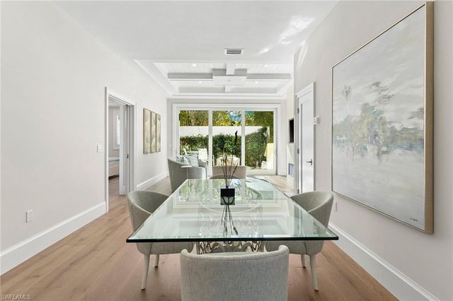 810 9th ST S, Naples, FL 34102