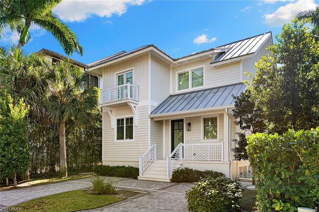 810 9th ST S, Naples, FL 34102