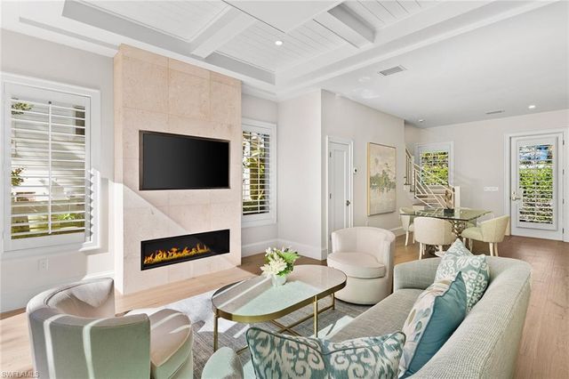 810 9th ST S, Naples, FL 34102