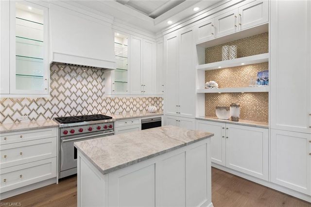 810 9th ST S, Naples, FL 34102