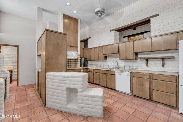 11295 ENID WILSON Lane, El Paso, TX 79936
