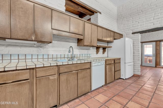 11295 ENID WILSON Lane, El Paso, TX 79936