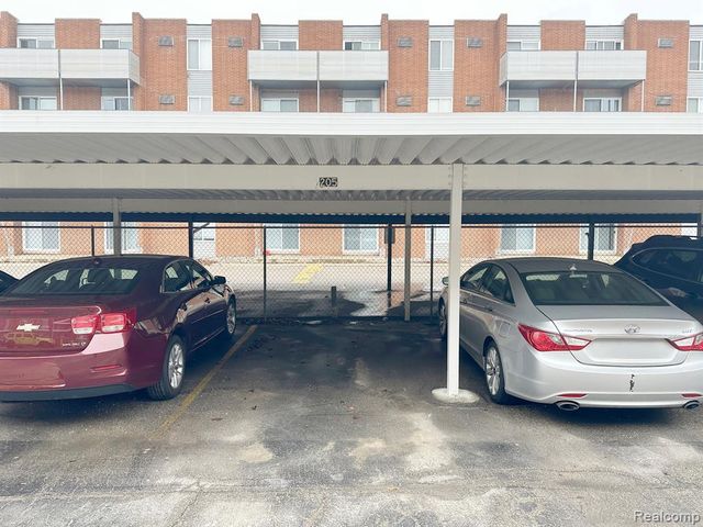 2925 W 13 Mile Road 205, Royal Oak, MI 48073