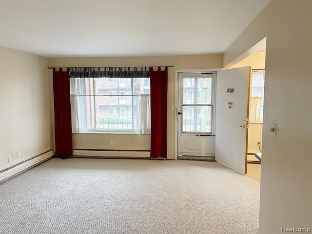 2925 W 13 Mile Road 205, Royal Oak, MI 48073