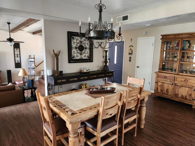 5900 Jones Place NW, Albuquerque, NM 87120