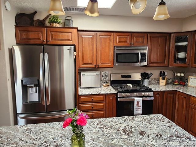 5900 Jones Place NW, Albuquerque, NM 87120
