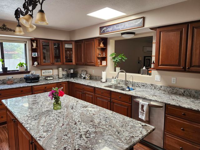 5900 Jones Place NW, Albuquerque, NM 87120