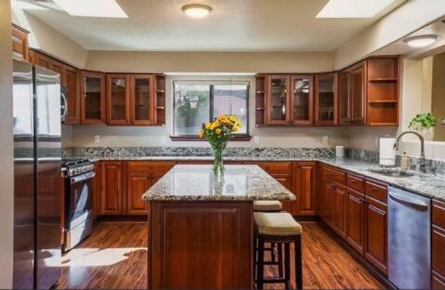 5900 Jones Place NW, Albuquerque, NM 87120