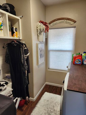 5900 Jones Place NW, Albuquerque, NM 87120