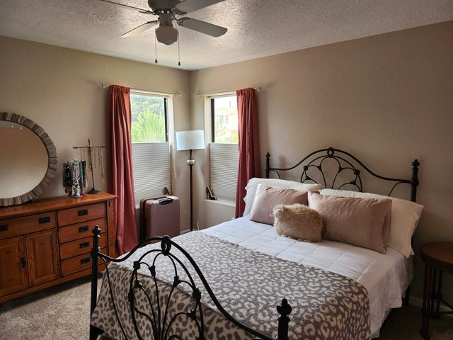 5900 Jones Place NW, Albuquerque, NM 87120