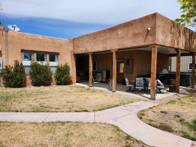 5900 Jones Place NW, Albuquerque, NM 87120