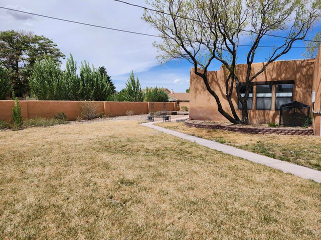 5900 Jones Place NW, Albuquerque, NM 87120