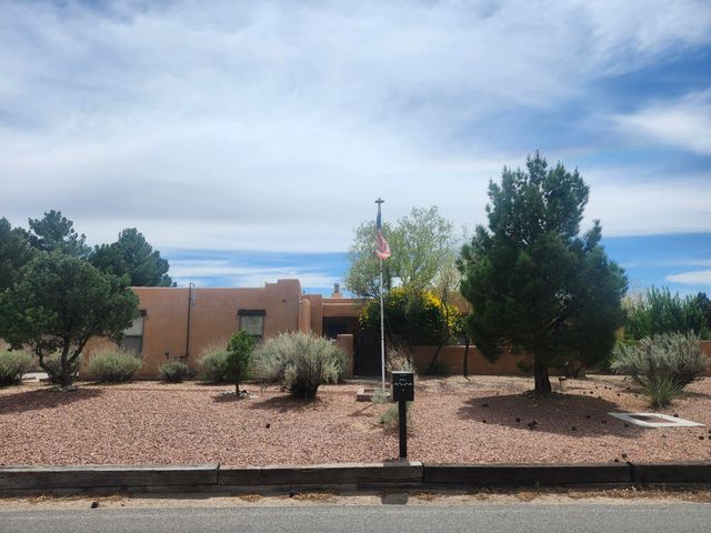 5900 Jones Place NW, Albuquerque, NM 87120