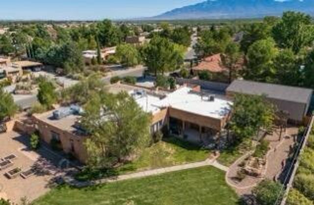 5900 Jones Place NW, Albuquerque, NM 87120