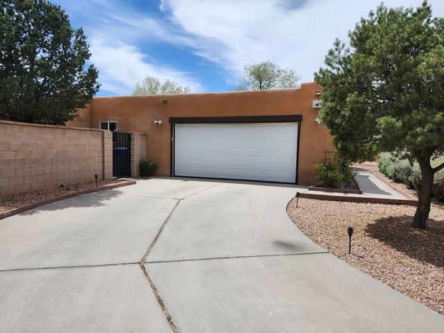 5900 Jones Place NW, Albuquerque, NM 87120