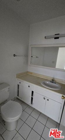 848 S Holt Street 209, Los Angeles, CA 90035