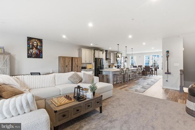 10414 JOHN GLENN ST, Lanham, MD 20706