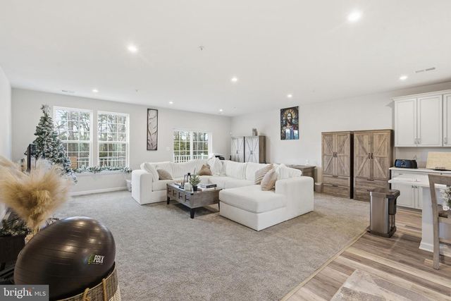 10414 JOHN GLENN ST, Lanham, MD 20706