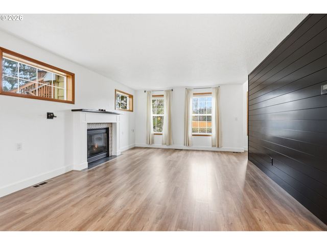 15920 Sw BRIDLE HILLS Dr, Beaverton, OR 97007