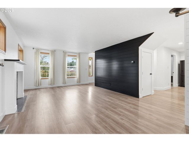 15920 Sw BRIDLE HILLS Dr, Beaverton, OR 97007