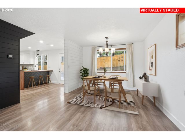 15920 Sw BRIDLE HILLS Dr, Beaverton, OR 97007