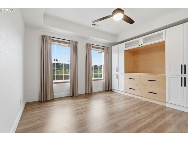 15920 Sw BRIDLE HILLS Dr, Beaverton, OR 97007