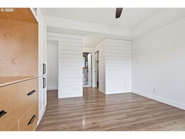 15920 Sw BRIDLE HILLS Dr, Beaverton, OR 97007