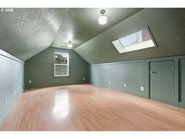 15920 Sw BRIDLE HILLS Dr, Beaverton, OR 97007