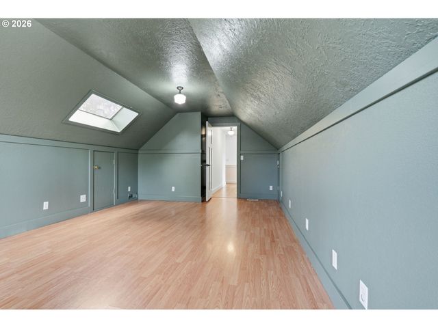 15920 Sw BRIDLE HILLS Dr, Beaverton, OR 97007