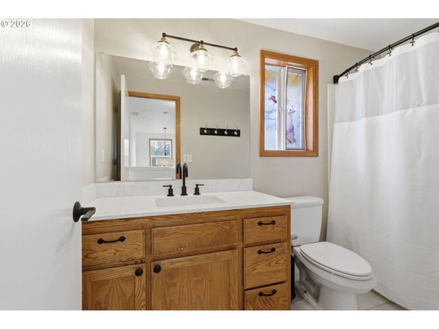 15920 Sw BRIDLE HILLS Dr, Beaverton, OR 97007