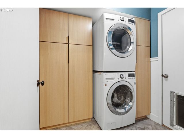 15920 Sw BRIDLE HILLS Dr, Beaverton, OR 97007