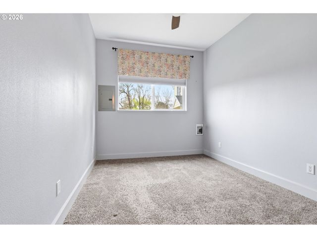 15920 Sw BRIDLE HILLS Dr, Beaverton, OR 97007