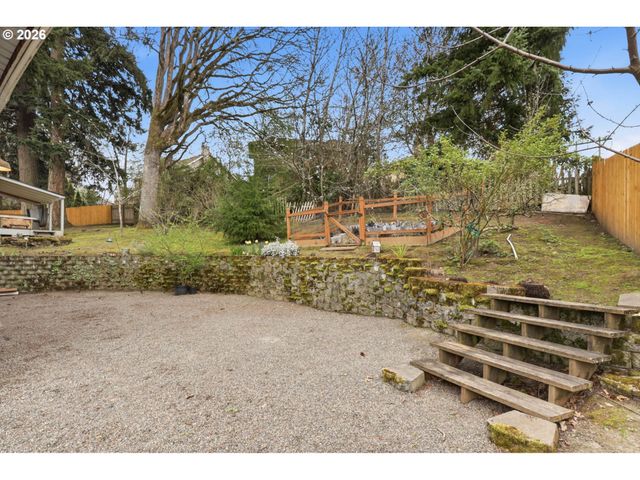 15920 Sw BRIDLE HILLS Dr, Beaverton, OR 97007