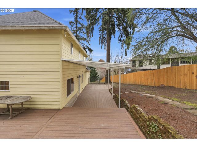 15920 Sw BRIDLE HILLS Dr, Beaverton, OR 97007