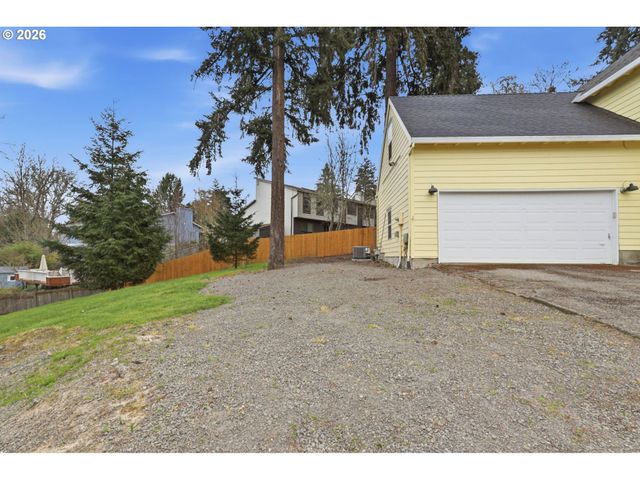 15920 Sw BRIDLE HILLS Dr, Beaverton, OR 97007