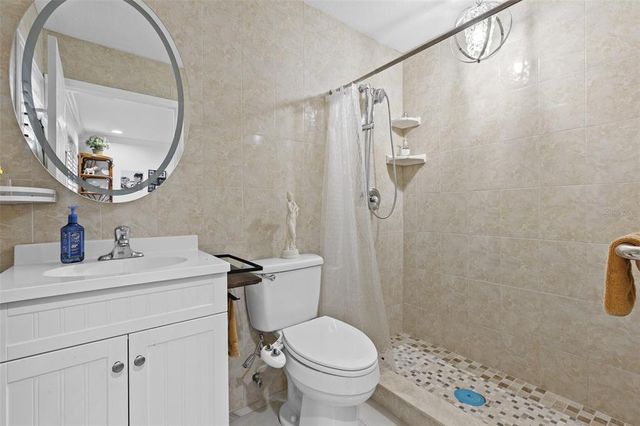 8105 N GRADY AVENUE, Tampa, FL 33614