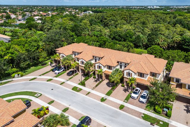10306 WELLINGTON PARC Drive, Wellington, FL 33449