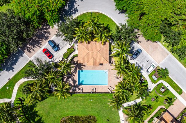 10306 WELLINGTON PARC Drive, Wellington, FL 33449