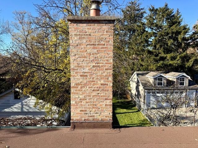 5662 N Neva Avenue, Chicago, IL 60631