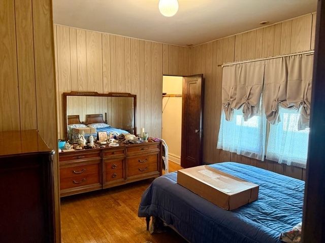 5662 N Neva Avenue, Chicago, IL 60631