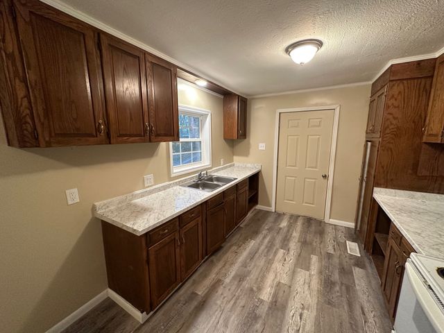 596 Myers Rd, Winchester, TN 37398