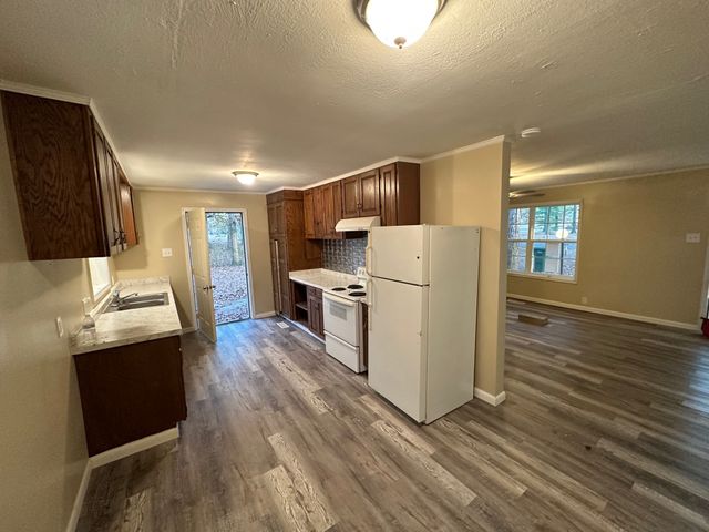 596 Myers Rd, Winchester, TN 37398