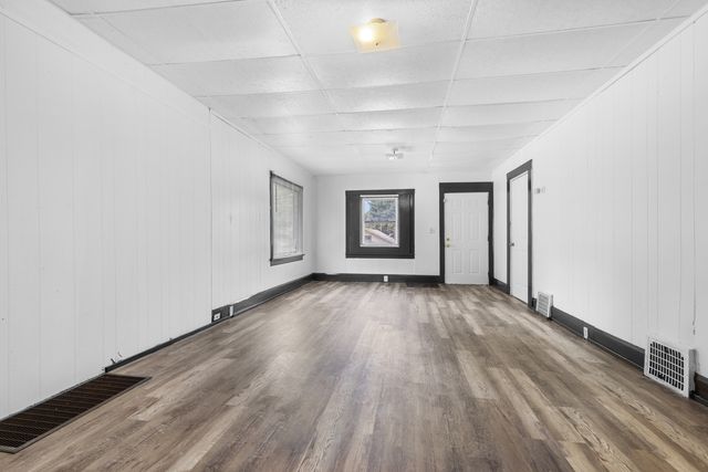 617 N Central Avenue, Rockford, IL 61101