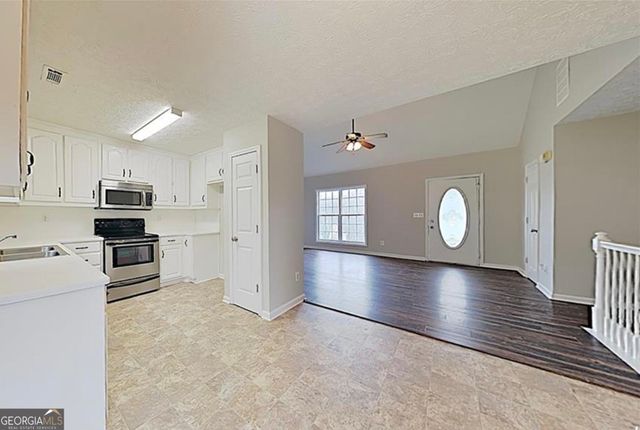85 E Lawn Way 27, Covington, GA 30016