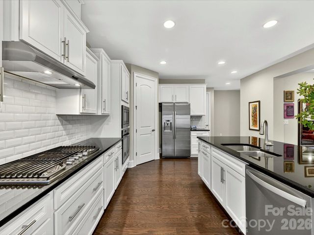 2028 Perry Pond Drive, Waxhaw, NC 28173
