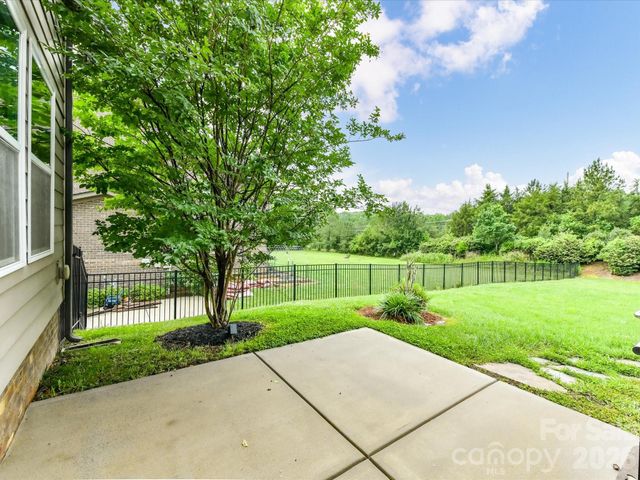 2028 Perry Pond Drive, Waxhaw, NC 28173