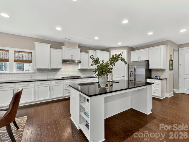2028 Perry Pond Drive, Waxhaw, NC 28173