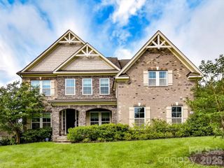 2028 Perry Pond Drive, Waxhaw, NC 28173