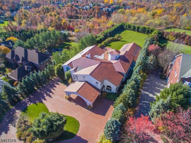 12 Chelsea Dr, Livingston Twp., NJ 07039